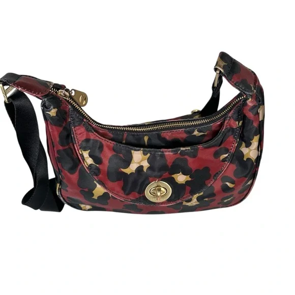 BAGGALLINI Oslo Small Crossbody Hobo Travel Bag - Picture 4 of 10